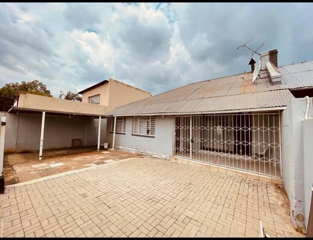 4 BEDROOM HOUSE FOR SALE IN BOKSBURG NORTH